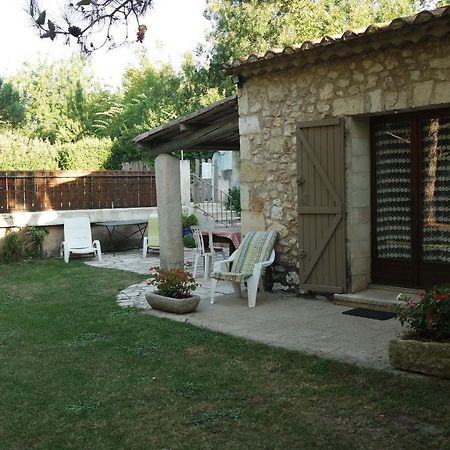 Mas Grimaud - Gite- Studio Et Chambres D'Hotes Familiales เอย์กาลิแยร์ ภายนอก รูปภาพ