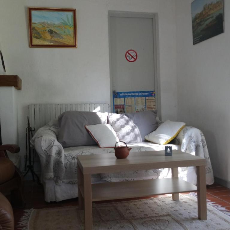 Mas Grimaud - Gite- Studio Et Chambres D'Hotes Familiales เอย์กาลิแยร์ ภายนอก รูปภาพ