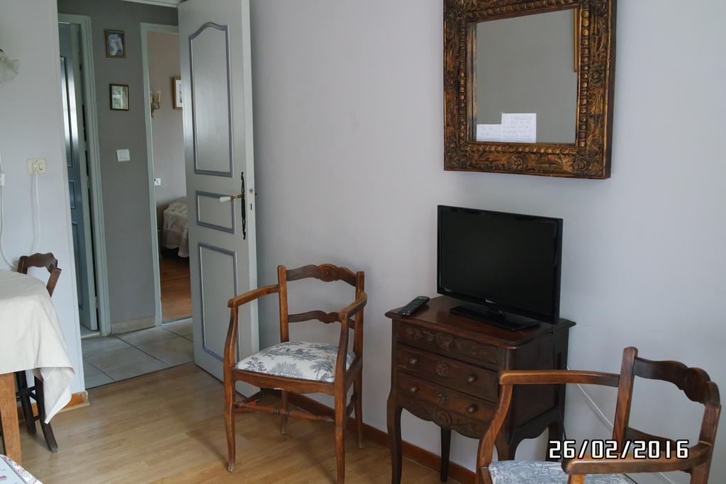 Mas Grimaud - Gite- Studio Et Chambres D'Hotes Familiales เอย์กาลิแยร์ ภายนอก รูปภาพ