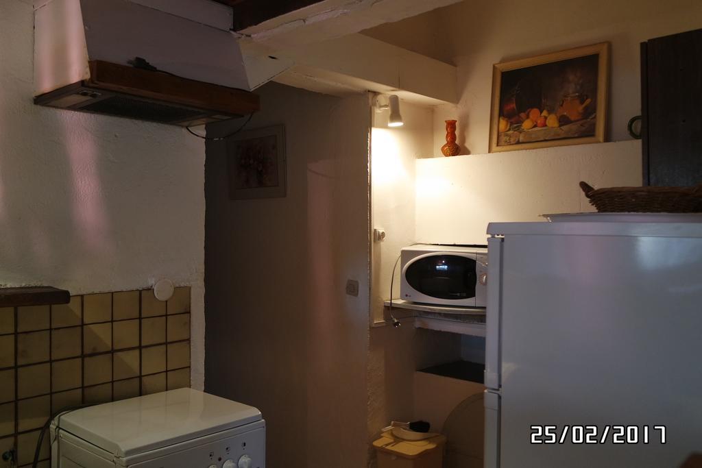 Mas Grimaud - Gite- Studio Et Chambres D'Hotes Familiales เอย์กาลิแยร์ ภายนอก รูปภาพ