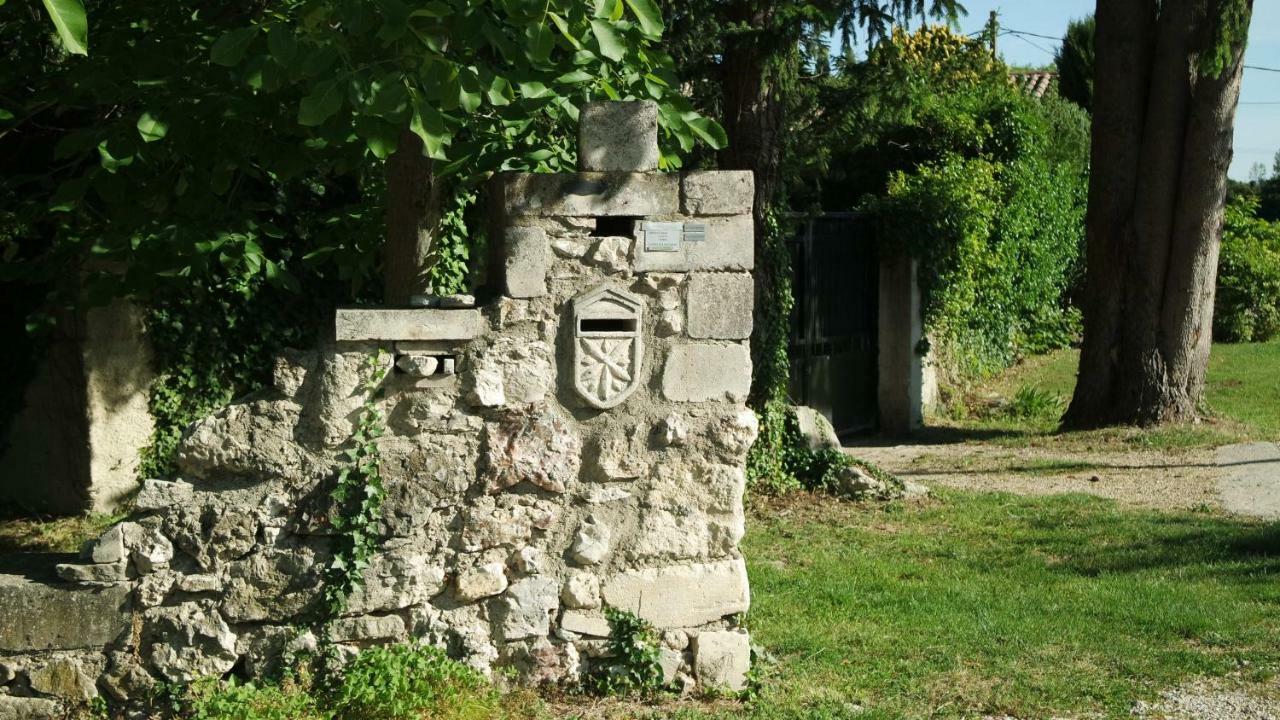 Mas Grimaud - Gite- Studio Et Chambres D'Hotes Familiales เอย์กาลิแยร์ ภายนอก รูปภาพ