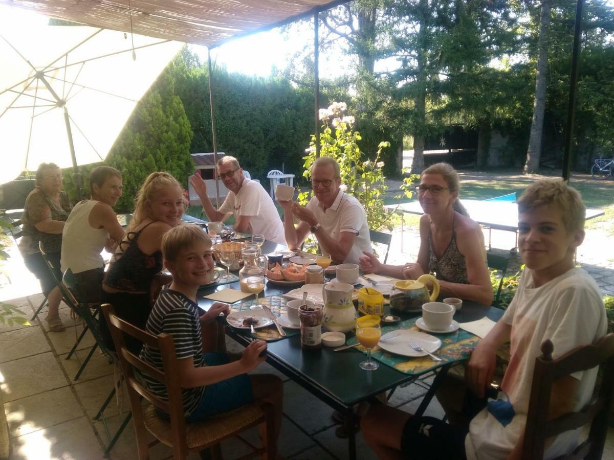 Mas Grimaud - Gite- Studio Et Chambres D'Hotes Familiales เอย์กาลิแยร์ ภายนอก รูปภาพ