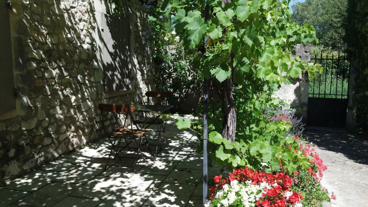 Mas Grimaud - Gite- Studio Et Chambres D'Hotes Familiales เอย์กาลิแยร์ ภายนอก รูปภาพ