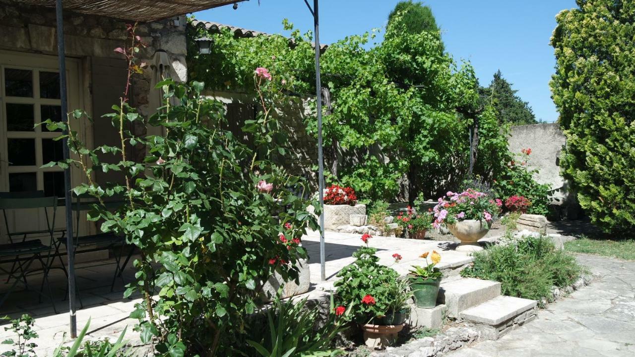 Mas Grimaud - Gite- Studio Et Chambres D'Hotes Familiales เอย์กาลิแยร์ ภายนอก รูปภาพ