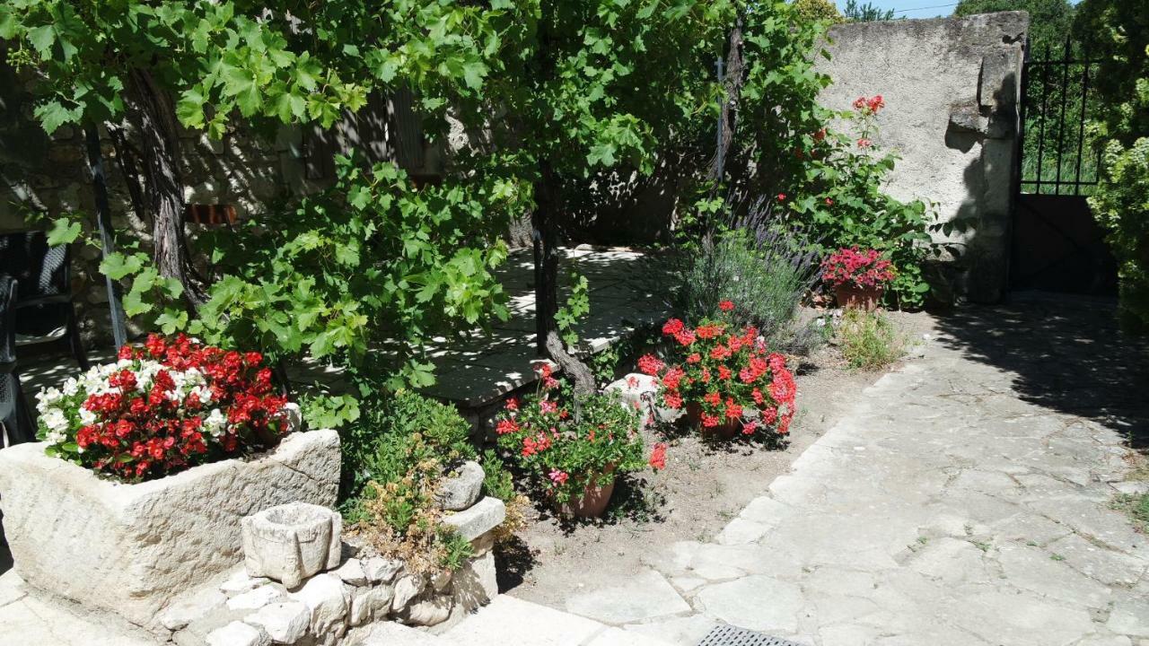 Mas Grimaud - Gite- Studio Et Chambres D'Hotes Familiales เอย์กาลิแยร์ ภายนอก รูปภาพ