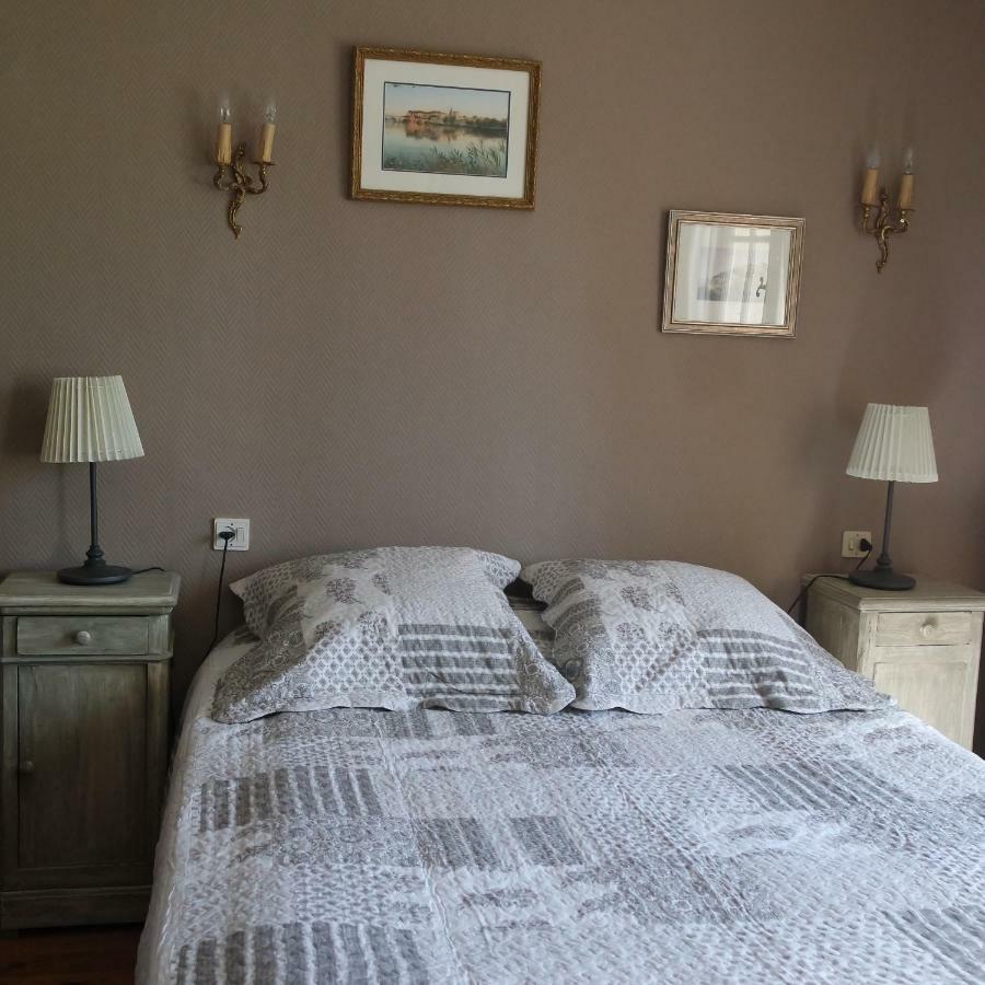 Mas Grimaud - Gite- Studio Et Chambres D'Hotes Familiales เอย์กาลิแยร์ ภายนอก รูปภาพ
