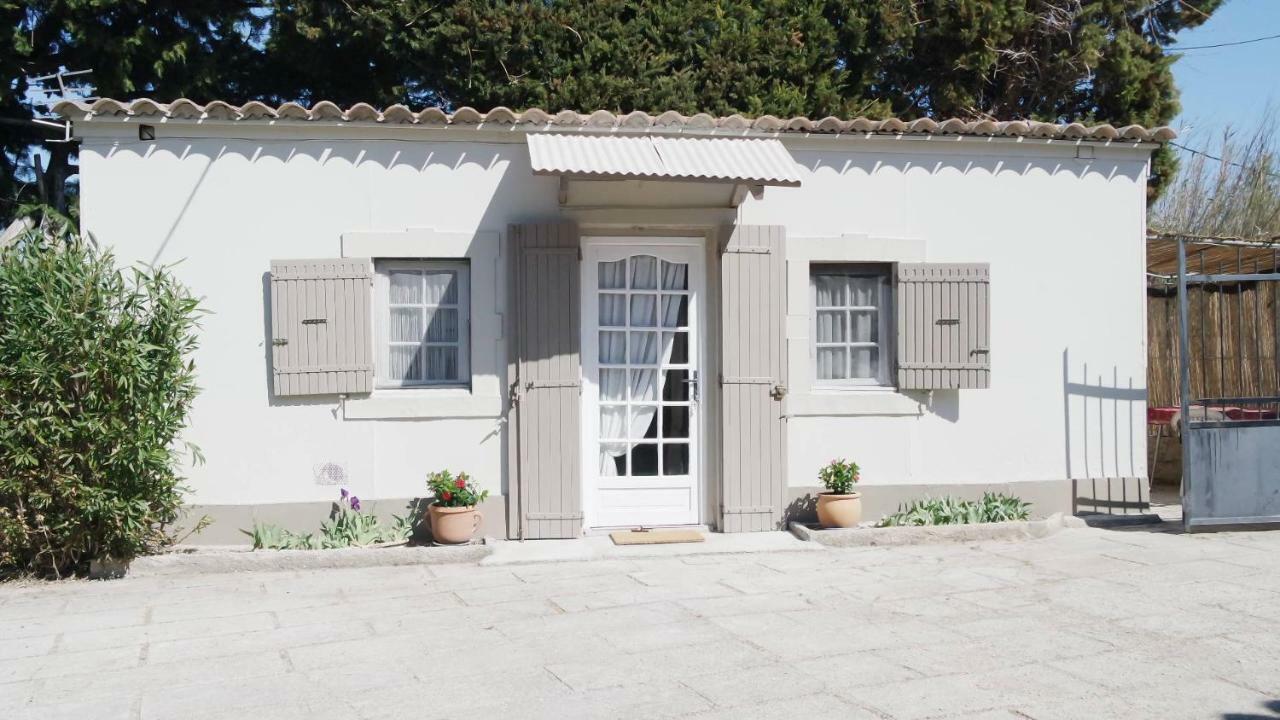 Mas Grimaud - Gite- Studio Et Chambres D'Hotes Familiales เอย์กาลิแยร์ ภายนอก รูปภาพ