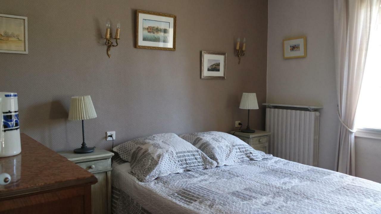 Mas Grimaud - Gite- Studio Et Chambres D'Hotes Familiales เอย์กาลิแยร์ ภายนอก รูปภาพ