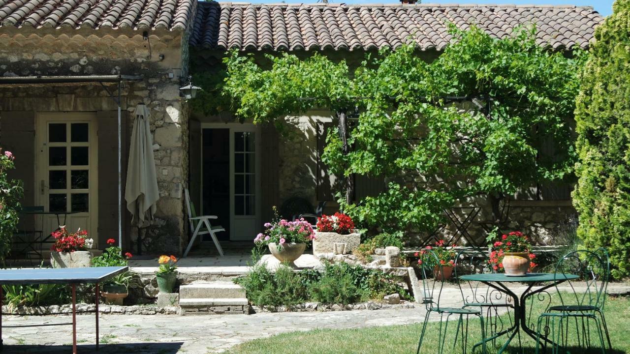 Mas Grimaud - Gite- Studio Et Chambres D'Hotes Familiales เอย์กาลิแยร์ ภายนอก รูปภาพ