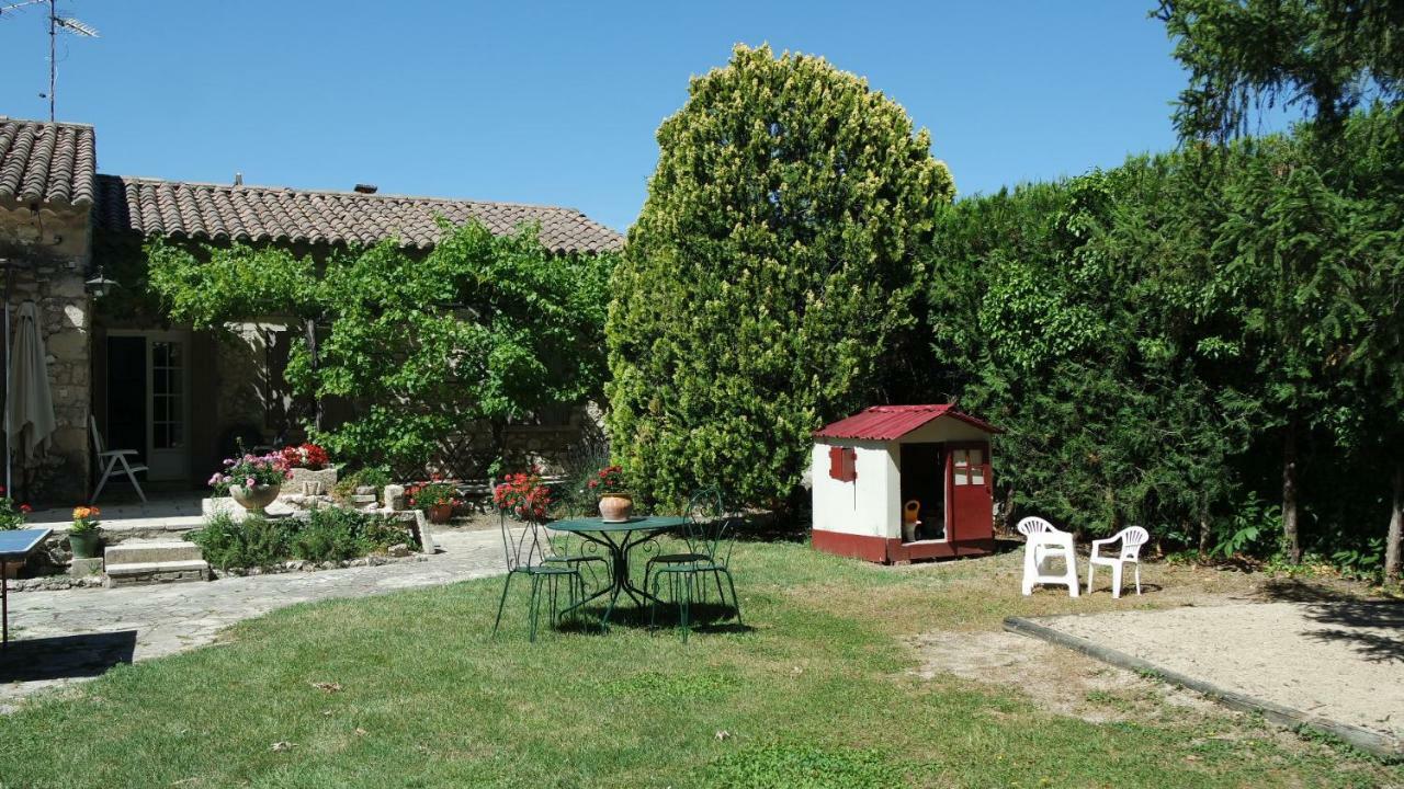 Mas Grimaud - Gite- Studio Et Chambres D'Hotes Familiales เอย์กาลิแยร์ ภายนอก รูปภาพ